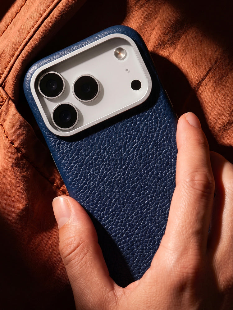 Leather case for iPhone 18 Pro / 18 Pro Max - Buffalo